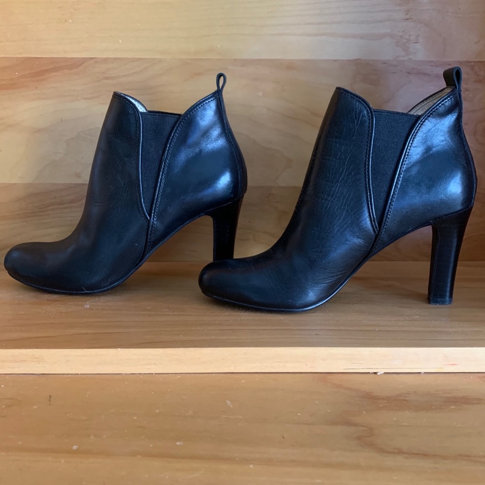 Jones New York Black Leather Booties